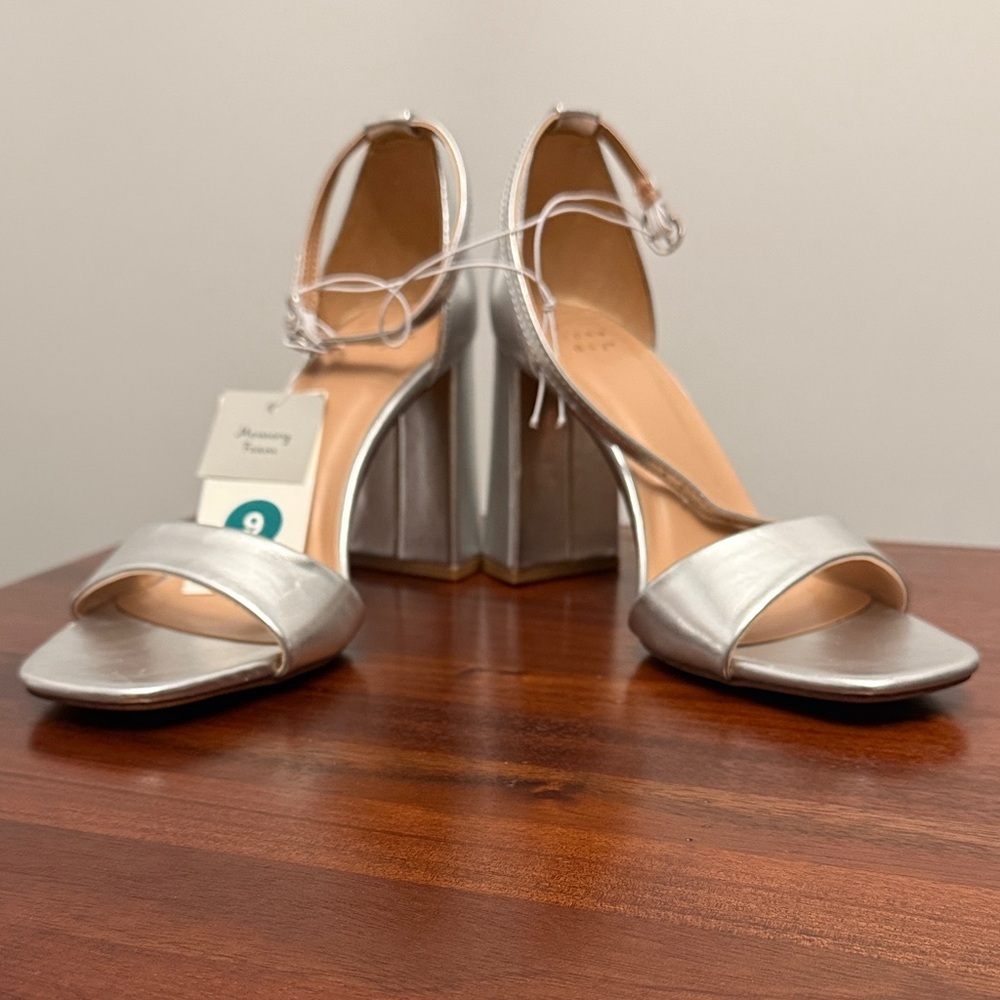 A new day woman’s Shelly Elegant Silver Block Heel Sandals New size 9 - Picture 3 of 5